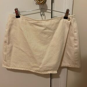 Cream denim Zara skort.